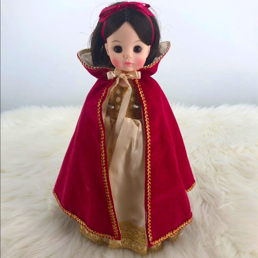 Madam Alexander Snow White